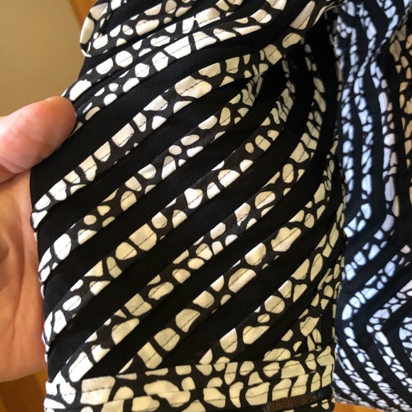 FABULOUS NWT CHICO’S JACKET - Picture 4 of 7